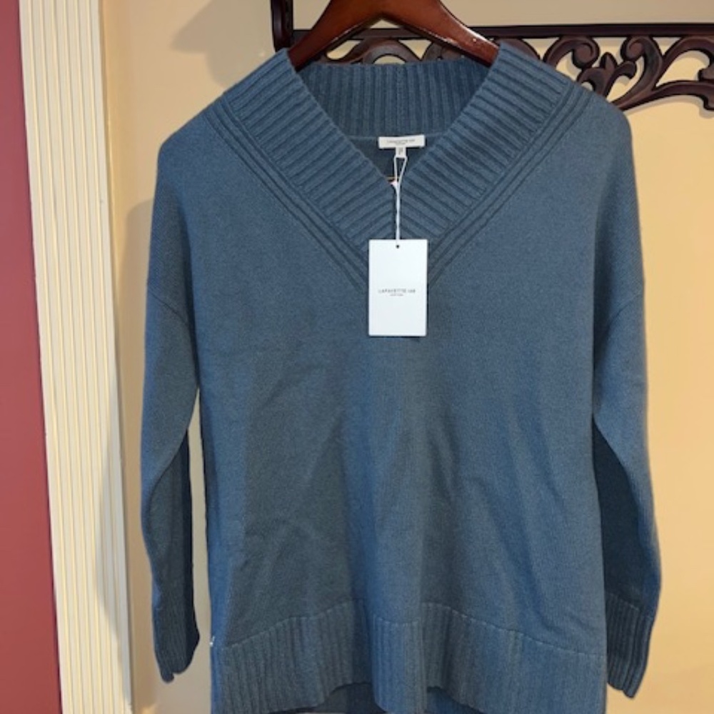 nwt Lafayette 148 CASHMERE RIBBED V-NECK SWEATER, SLATE BLUE